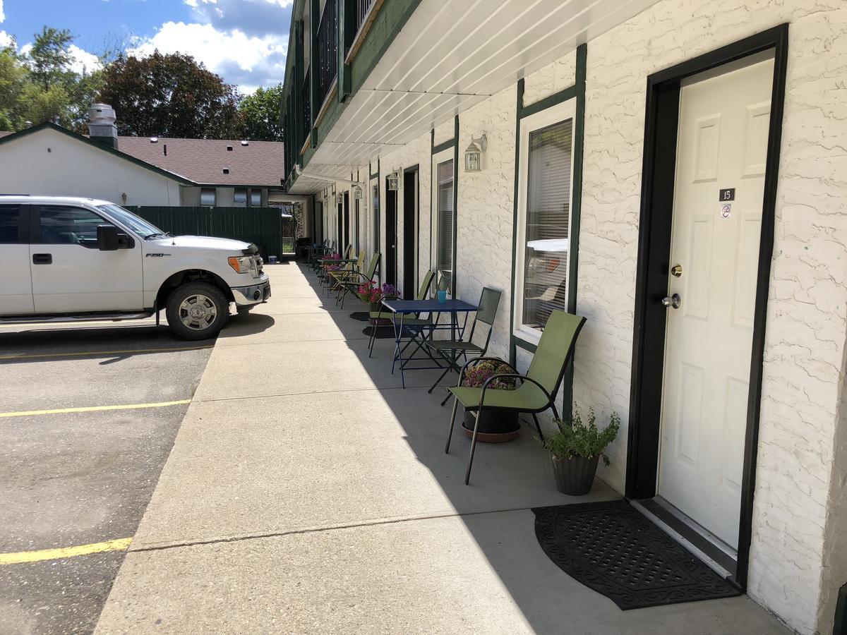 Chase Country Inn Εξωτερικό φωτογραφία
