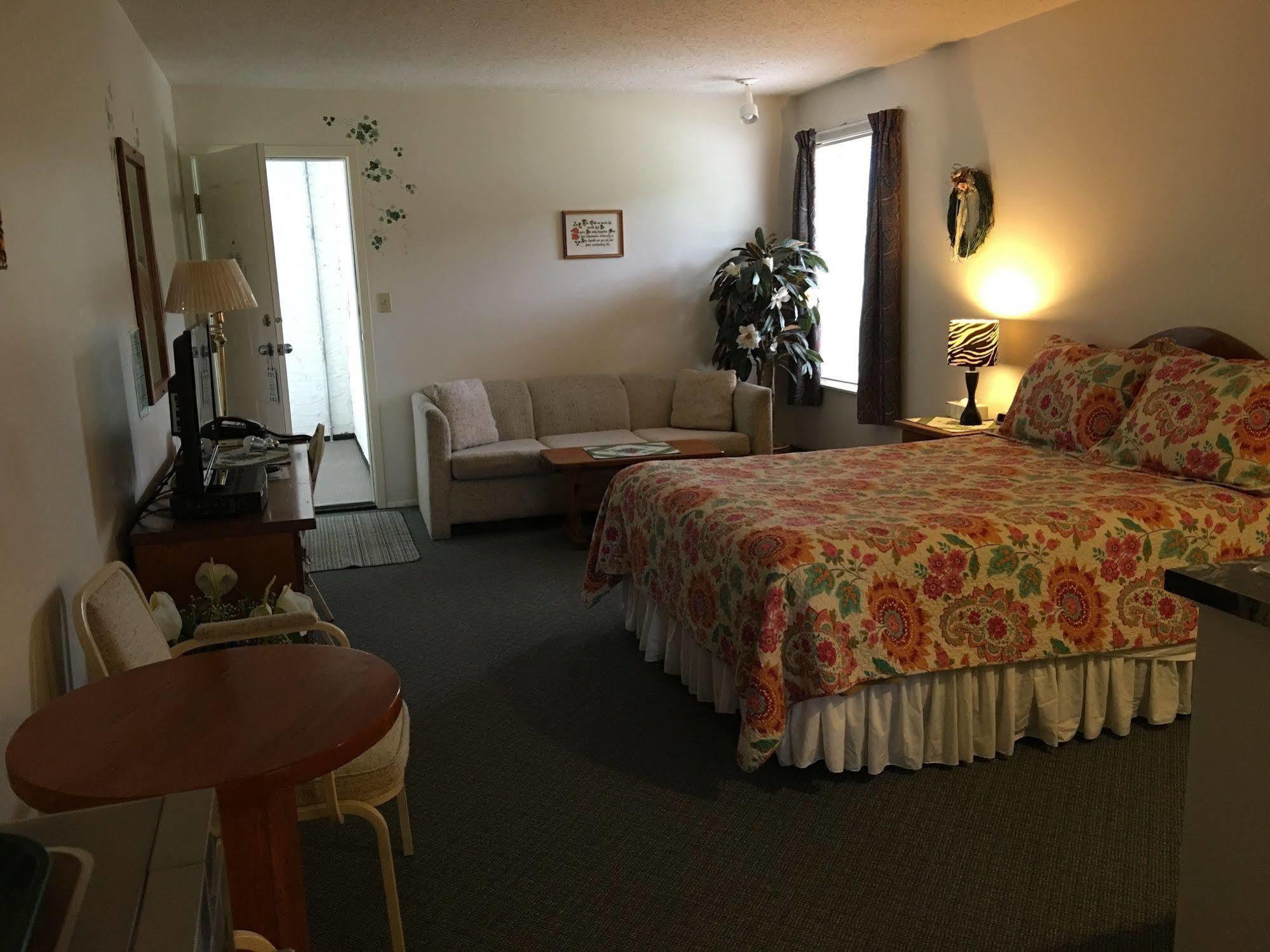 Chase Country Inn Εξωτερικό φωτογραφία