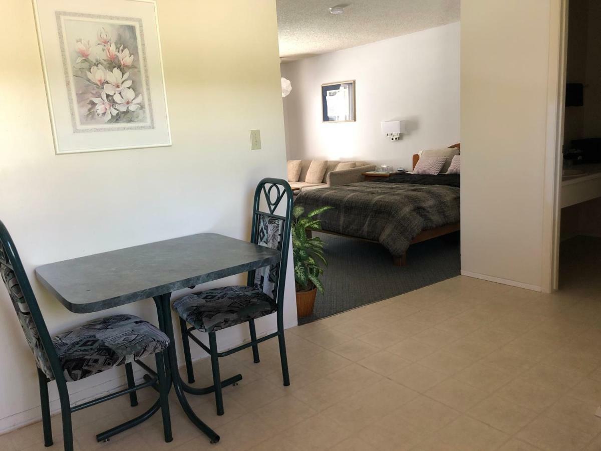 Chase Country Inn Εξωτερικό φωτογραφία